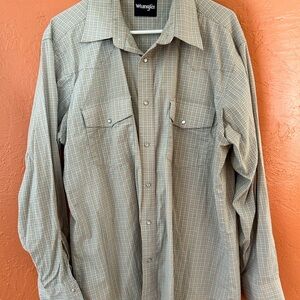 Wrangler Men's Beige Plaid Button-Down Shirt